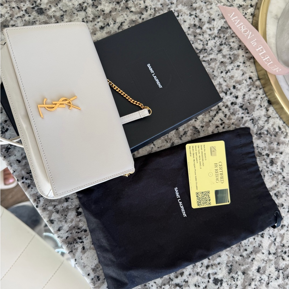 Yves Saint Laurent Cream Wallet with Gold Logo - Picture 4 of 4